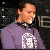 Tiësto - Club Life 240 (2011-11-06, Hour 1)