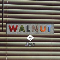 Juj - Walnut