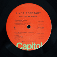 Linda Ronstadt - Different Drum (LP)
